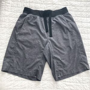 Lululemon Grey drawstring athletic running shorts 10” size medium